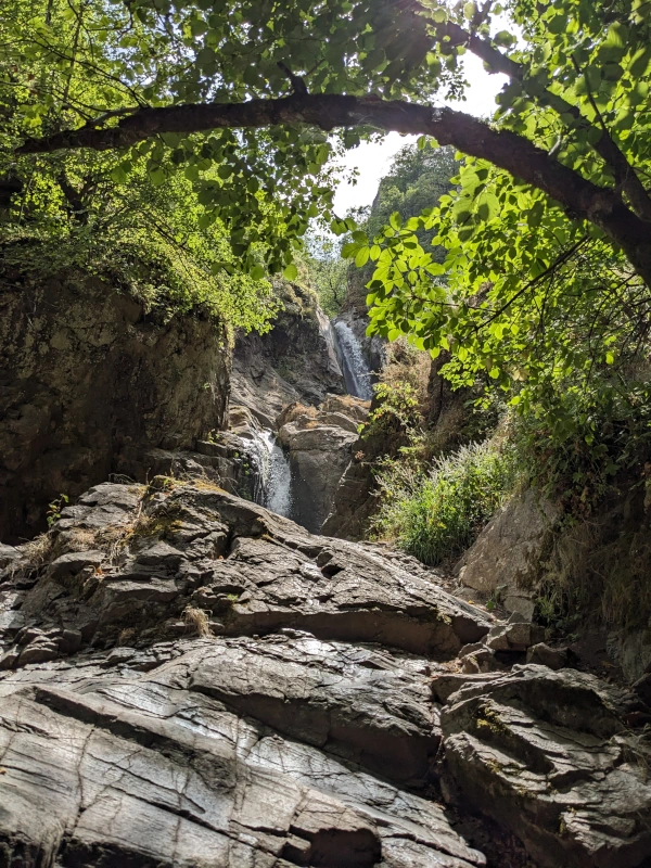 The waterfalls seen from the bottom