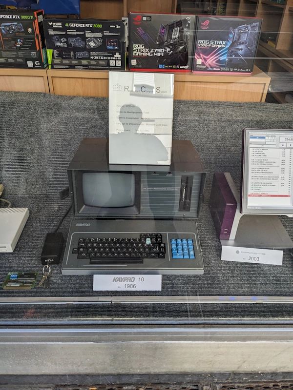 Kaypro computer from 1986