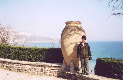 Large pot in botanical gardens 