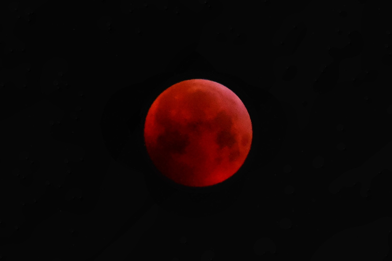 Red moon